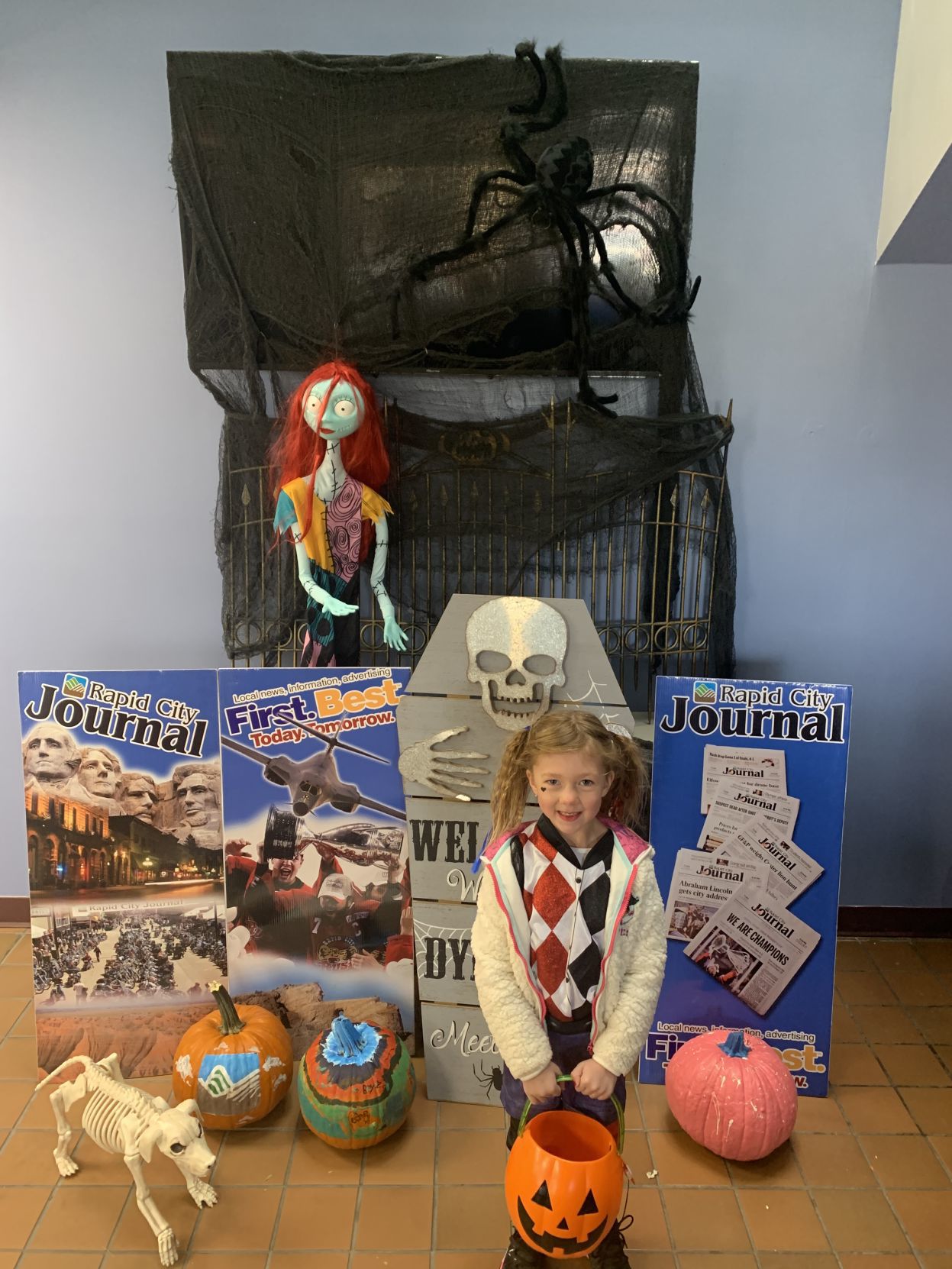 Halloween Pictures to run in Thursday's paper 049.JPG